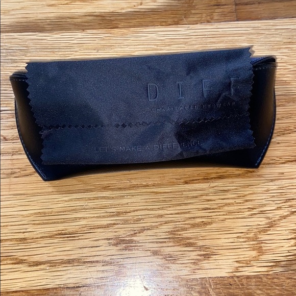 DIFF - Leather Sunglass / Eyewear Case - Picture 8 of 8